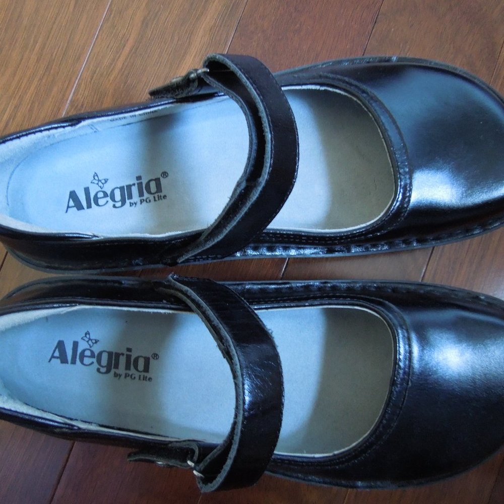 Alegria Black Mary Jane Shoes NWOT